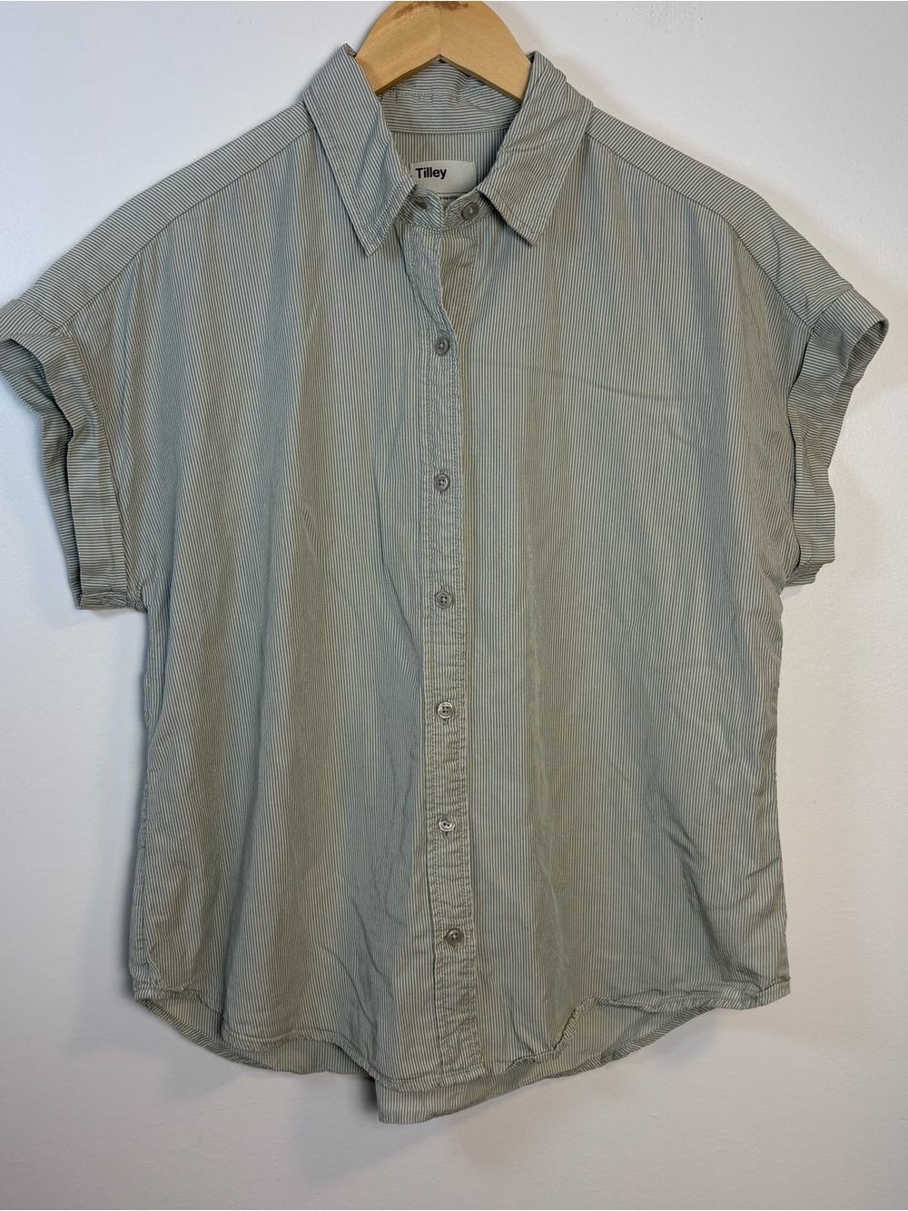Tilley Women’s Green White Striped Button-Up Shirt Short Sleeved Size Large